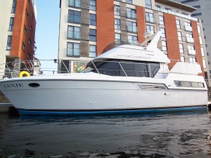 Carver 39 Motorboat For Sale NYB Swansea